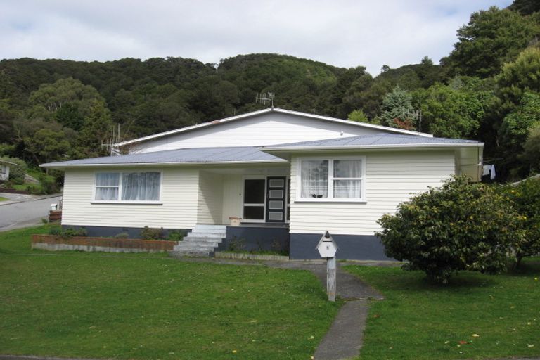 Photo of property in 1 Vermont Grove, Wainuiomata, Lower Hutt, 5014