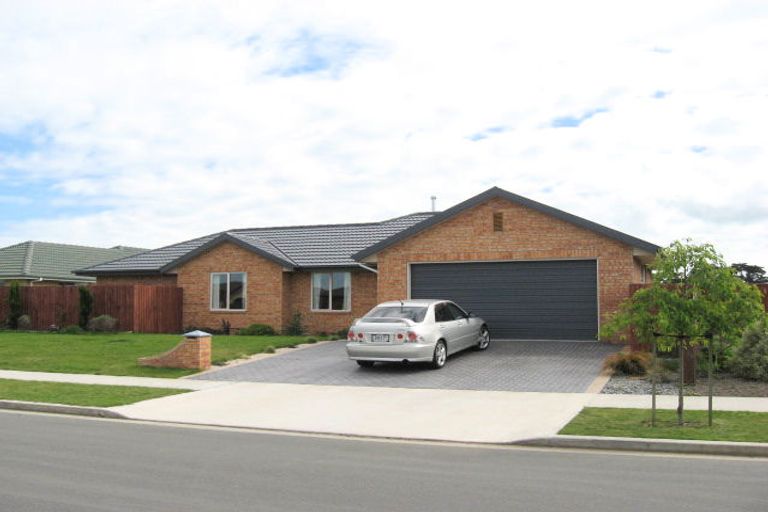 Photo of property in 16 Chester Street, Kaiapoi, 7630