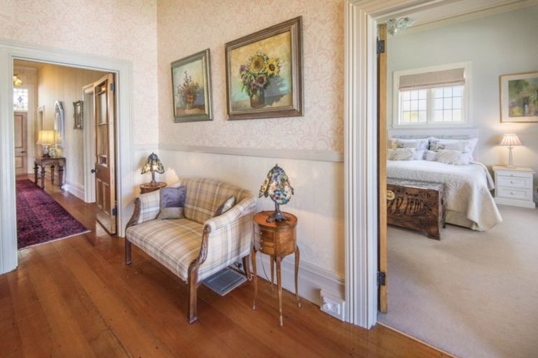 Photo of property in 11 Rattray Street, Devonport, Auckland, 0624