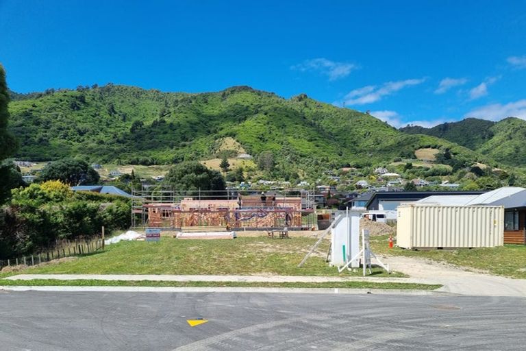 Photo of property in 49 Matenga Street, Waikanae, 5036