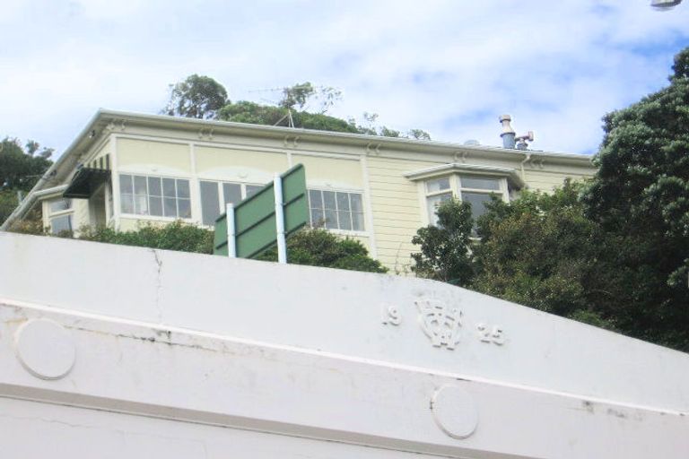 Photo of property in 4 Raroa Crescent, Northland, Wellington, 6012