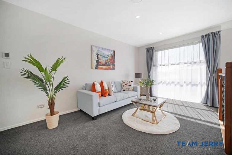 Photo of property in 76 Donegal Park Drive, Flat Bush, Auckland, 2019