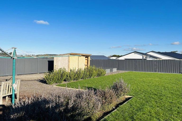 Photo of property in 20 Dee Street, Otane, 4202