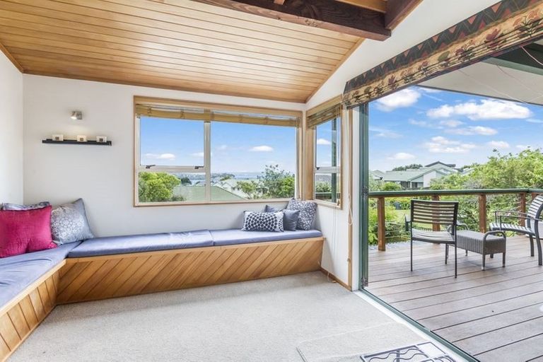 Photo of property in 70 Tiri Road, Manly, Whangaparaoa, 0930