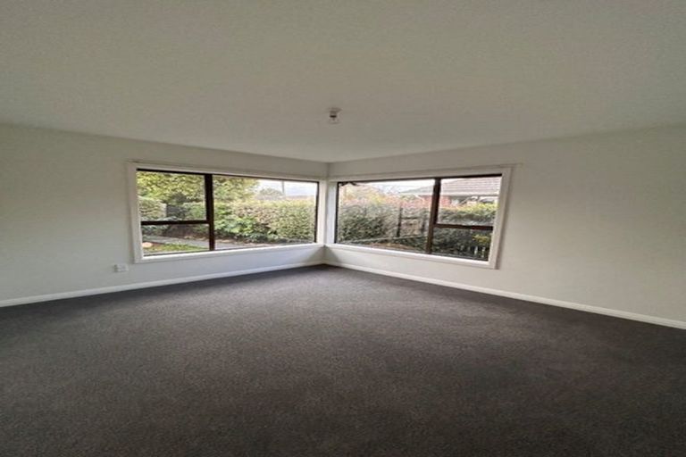 Photo of property in 8 Oakdale Street, Avonhead, Christchurch, 8042