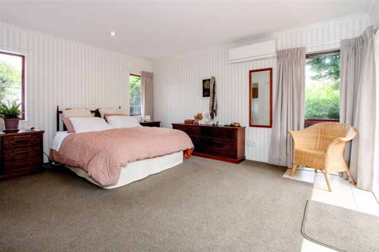Photo of property in 17 Frame Place, Owhata, Rotorua, 3010