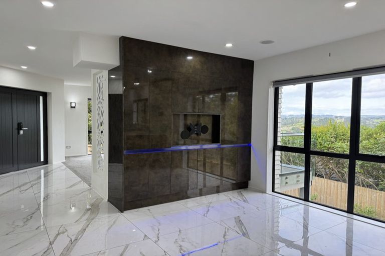 Photo of property in 276a Sturges Road, Henderson, Auckland, 0612
