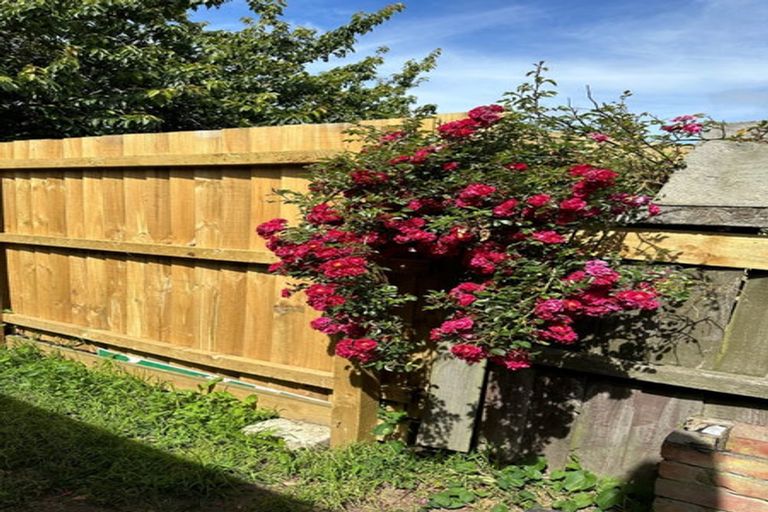 Photo of property in 17b Leonie Place, Aranui, Christchurch, 8061