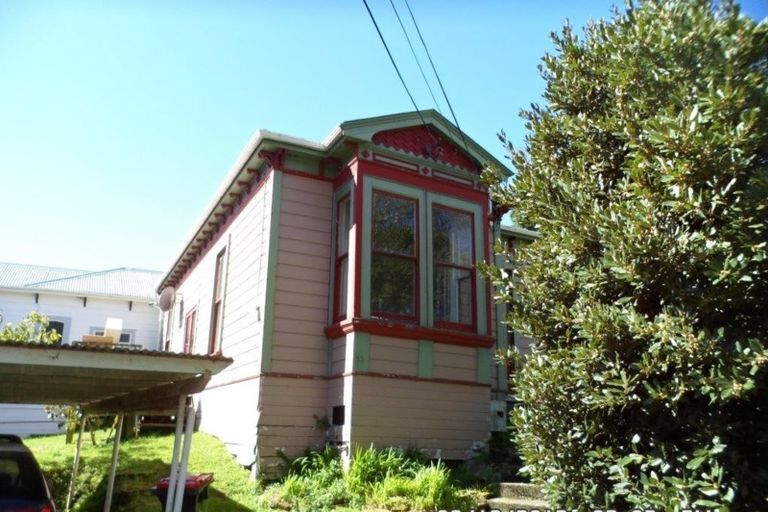 Photo of property in 33 Nairn Street, Mount Cook, Wellington, 6011