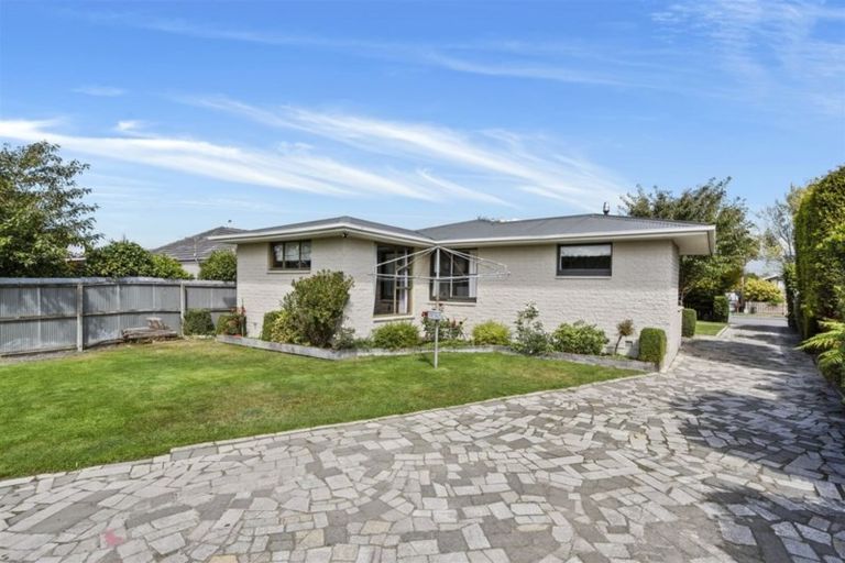 Photo of property in 55 Oriana Crescent, Hornby, Christchurch, 8042