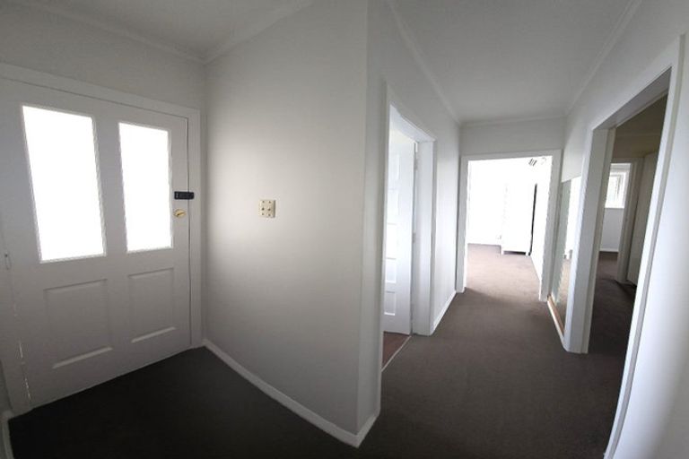 Photo of property in 43 Lyndfield Lane, Newlands, Wellington, 6037