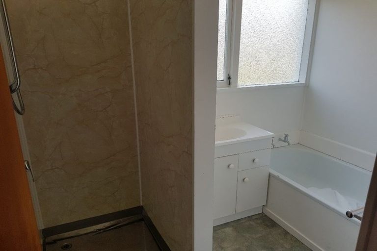 Photo of property in 42 Durham Street, Te Atatu Peninsula, Auckland, 0610