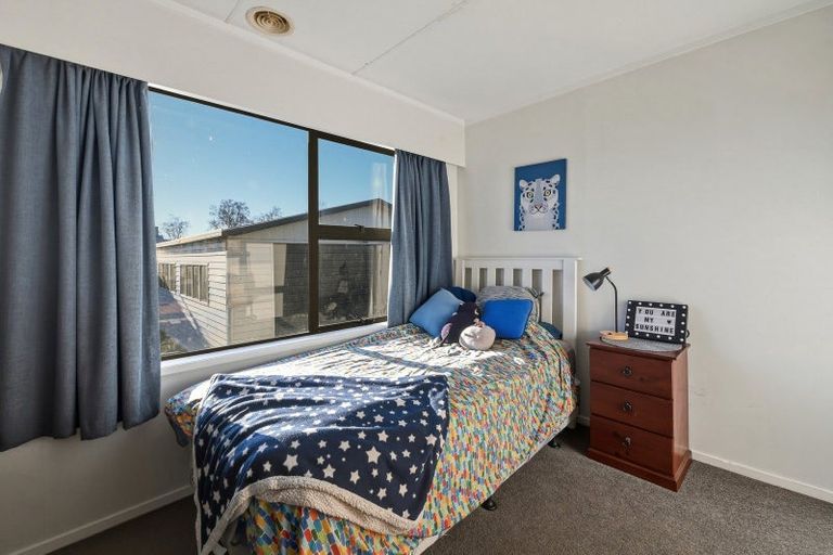 Photo of property in 11 Browning Crescent, Owhata, Rotorua, 3010
