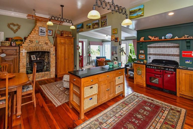 Photo of property in 165 Bombay Road, Bombay, 2675