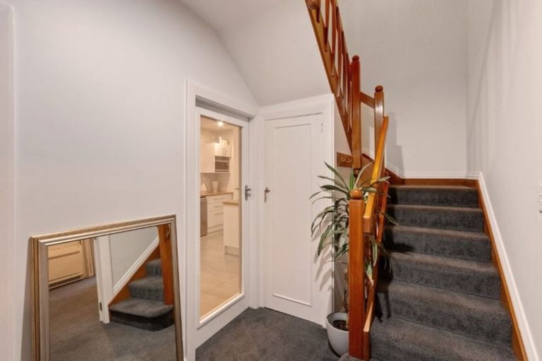 Photo of property in 28 Riverlaw Terrace, Saint Martins, Christchurch, 8022