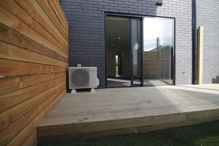 Photo of property in 2/255 Kilmore Street, Christchurch Central, Christchurch, 8011