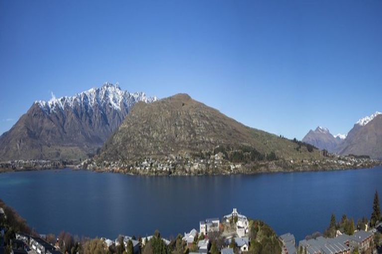 Photo of property in 1 Highlands Close, Queenstown, 9300