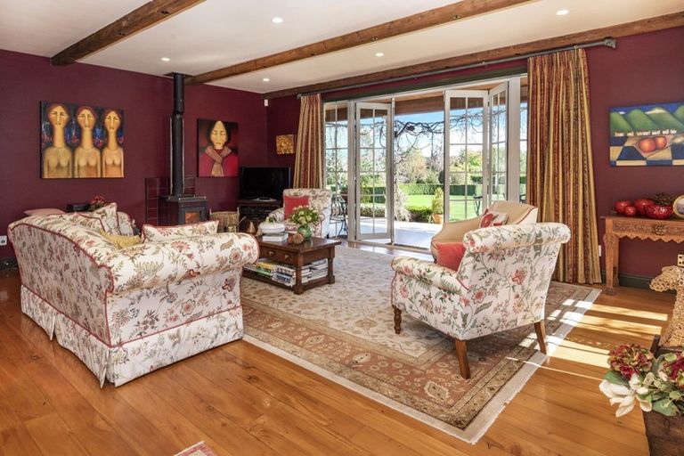 Photo of property in 346 Clifton Road, Whitford, Howick, 2571