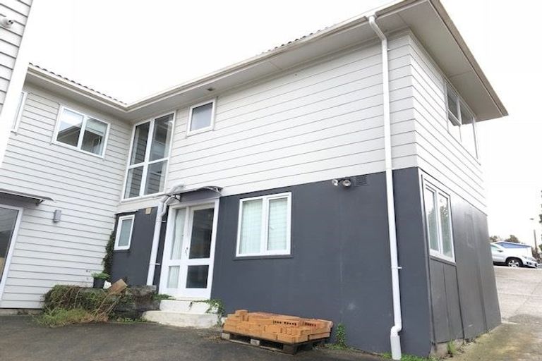 Photo of property in 19 Cheval Drive, Totara Vale, Auckland, 0629