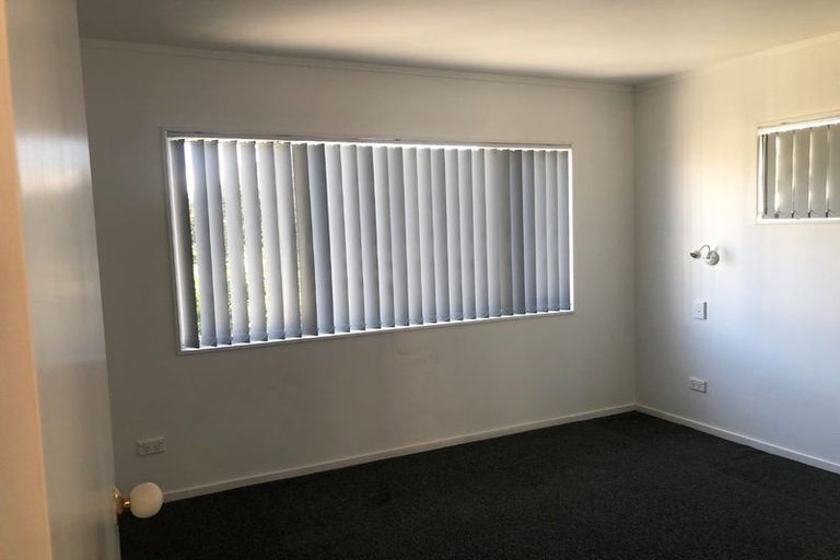 Photo of property in 8 Dennis Road, Papatoetoe, Auckland, 2025