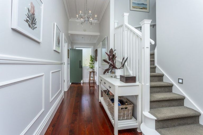 Photo of property in 10a Olwyn Place, Greenhithe, Auckland, 0632
