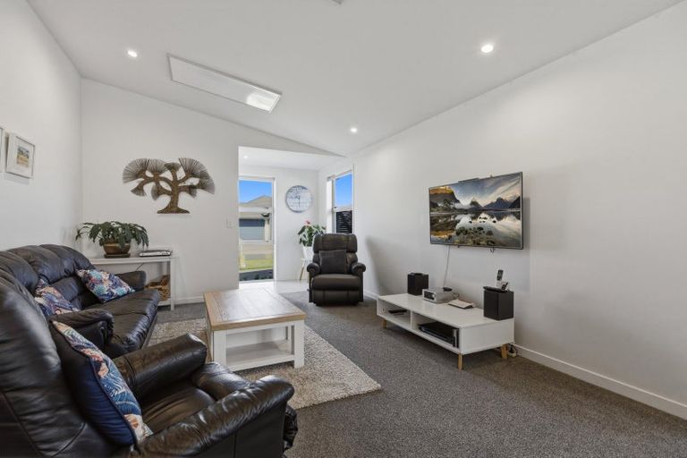 Photo of property in 9 Pimelea Street, Papamoa Beach, Papamoa, 3118