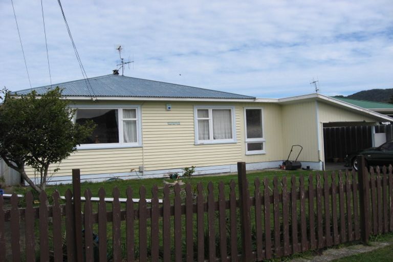 Photo of property in 7 Hunt Street, Wainuiomata, Lower Hutt, 5014