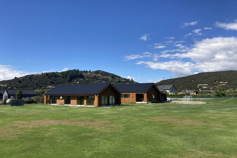 Photo of property in 40 Northburn Road, Wanaka, 9305