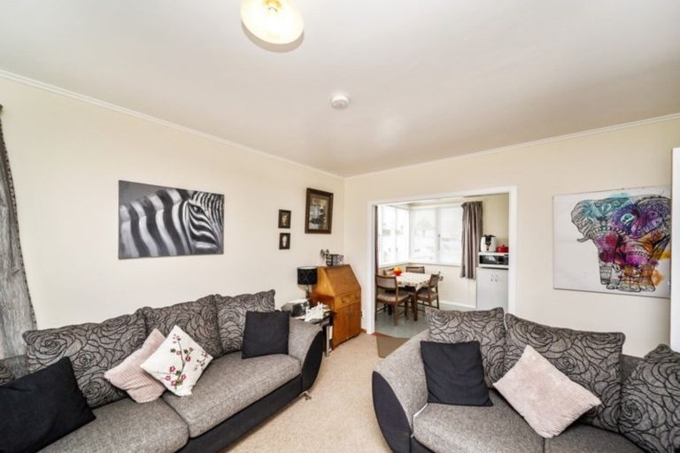 Photo of property in 83 Manawapou Road, Hawera, 4610