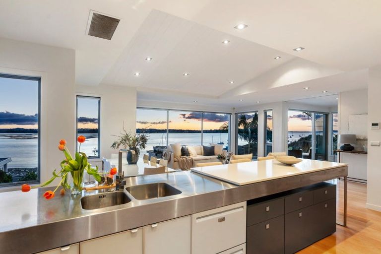 Photo of property in 5a Bucklands Beach Road, Bucklands Beach, Auckland, 2012