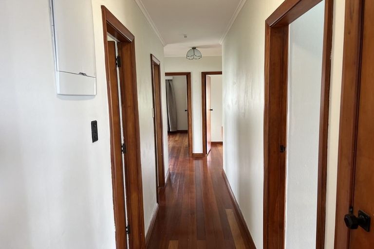 Photo of property in 105 Lake Road, Northcote, Auckland, 0627