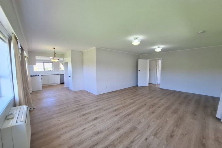 Photo of property in 1/5 Tobruk Crescent, Milford, Auckland, 0620