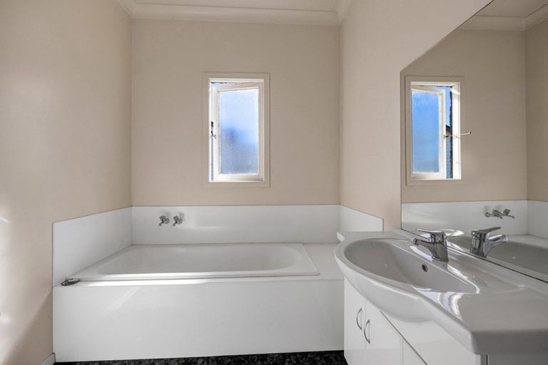 Photo of property in 30 Cloten Road, Stratford, 4332