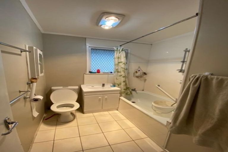 Photo of property in 1/375 Pakuranga Road, Pakuranga Heights, Auckland, 2010