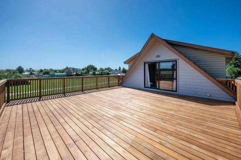 Photo of property in 50c Robinson Avenue, Holdens Bay, Rotorua, 3010