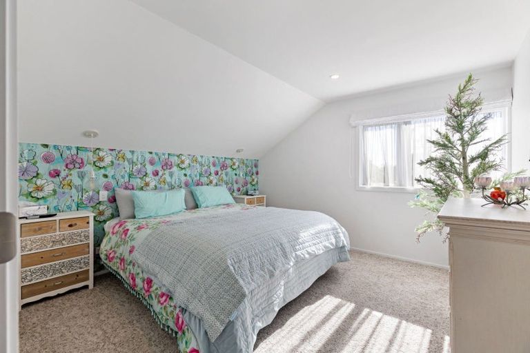 Photo of property in 51 Coutts Way, Fitzherbert, Palmerston North, 4410