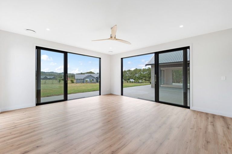 Photo of property in 9 Riverside Way, Clevedon, 2585