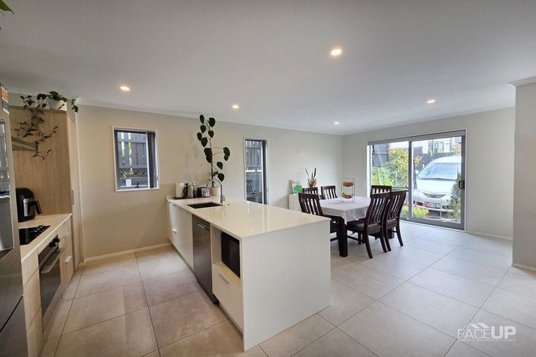 Photo of property in 10 Te Rau Place, Hobsonville, Auckland, 0616