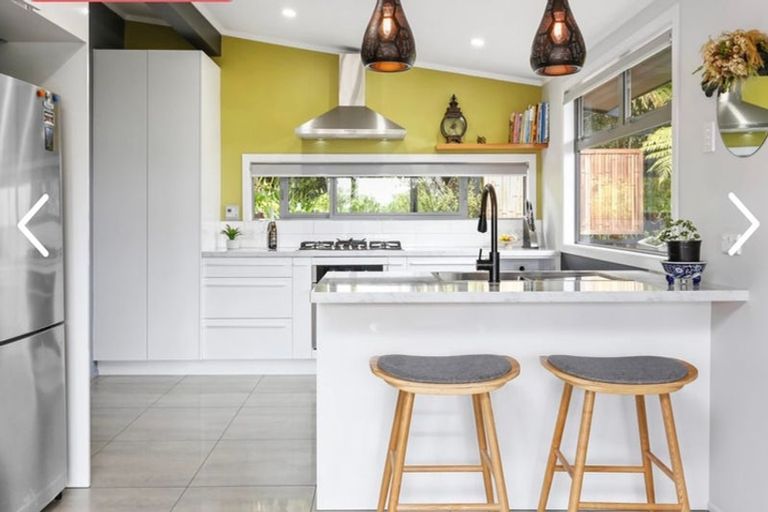 Photo of property in 14 Konini Road, Titirangi, Auckland, 0604