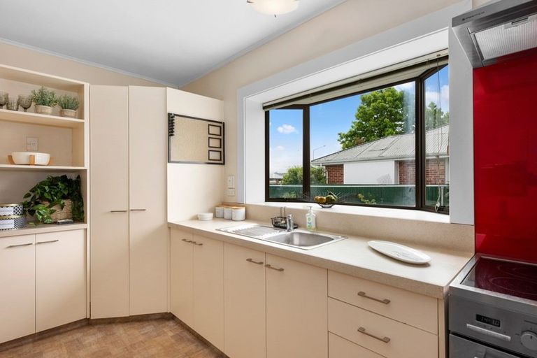 Photo of property in 40 Grimseys Road, Redwood, Christchurch, 8051