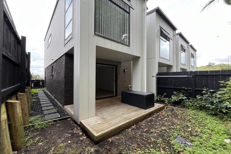 Photo of property in 20 Tukari Lane, Mangere Bridge, Auckland, 2022