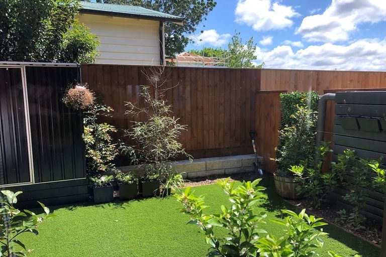 Photo of property in 8/79 Taikata Road, Te Atatu Peninsula, Auckland, 0610