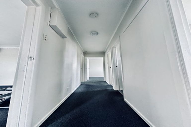 Photo of property in 2 Holden Place, Manukau, Auckland, 2025