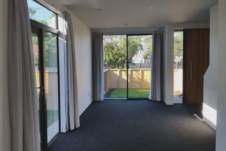 Photo of property in 74u1 Derwent Street, Island Bay, Wellington, 6023