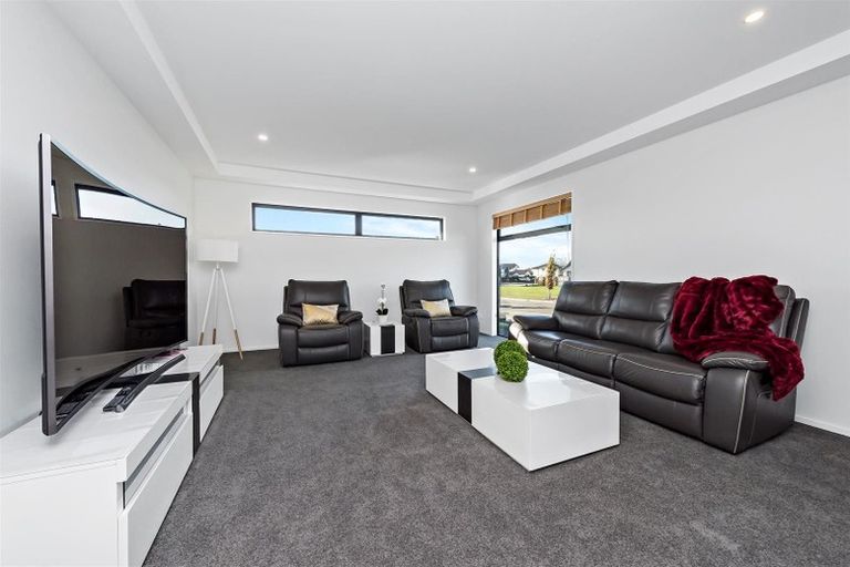 Photo of property in 11 Tulett Park Drive, Casebrook, Christchurch, 8051