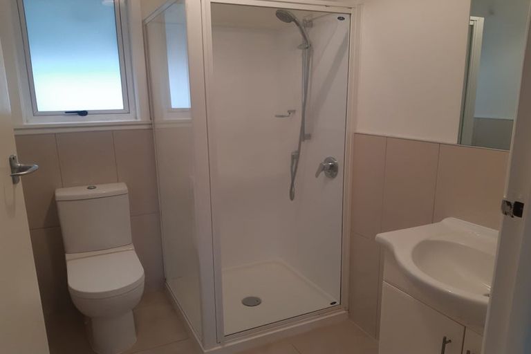 Photo of property in 2/15 East Coast Road, Milford, Auckland, 0620