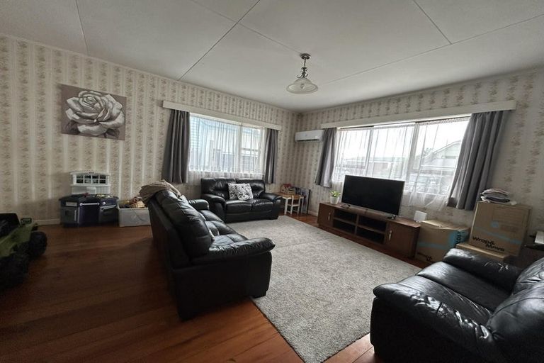 Photo of property in 195 Onepu Road, Lyall Bay, Wellington, 6022