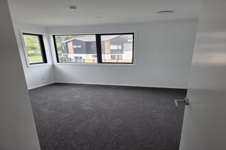 Photo of property in 3 Joseph Bolton Crescent, Trentham, Upper Hutt, 5018