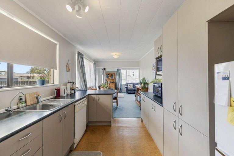 Photo of property in 12 Towai Street, Inglewood, 4330