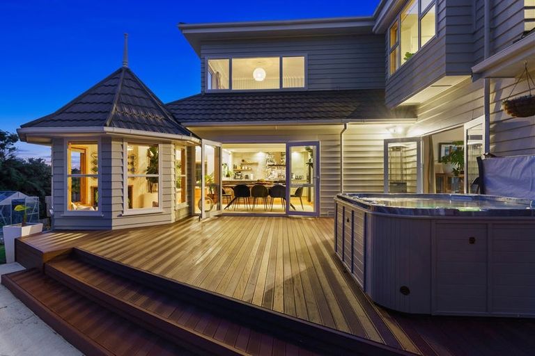 Photo of property in 30 Golf Road, Paraparaumu Beach, Paraparaumu, 5032